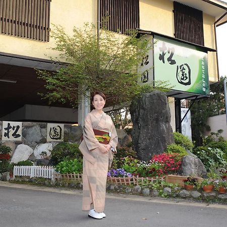 Отель Ureshino Onsen Shoen Экстерьер фото