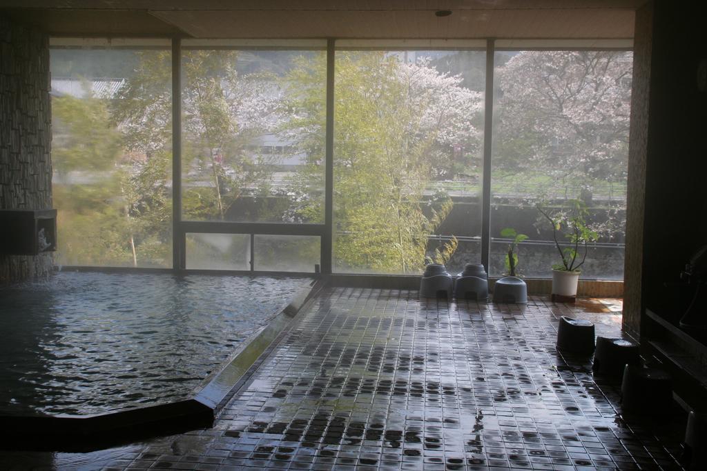Отель Ureshino Onsen Shoen Экстерьер фото